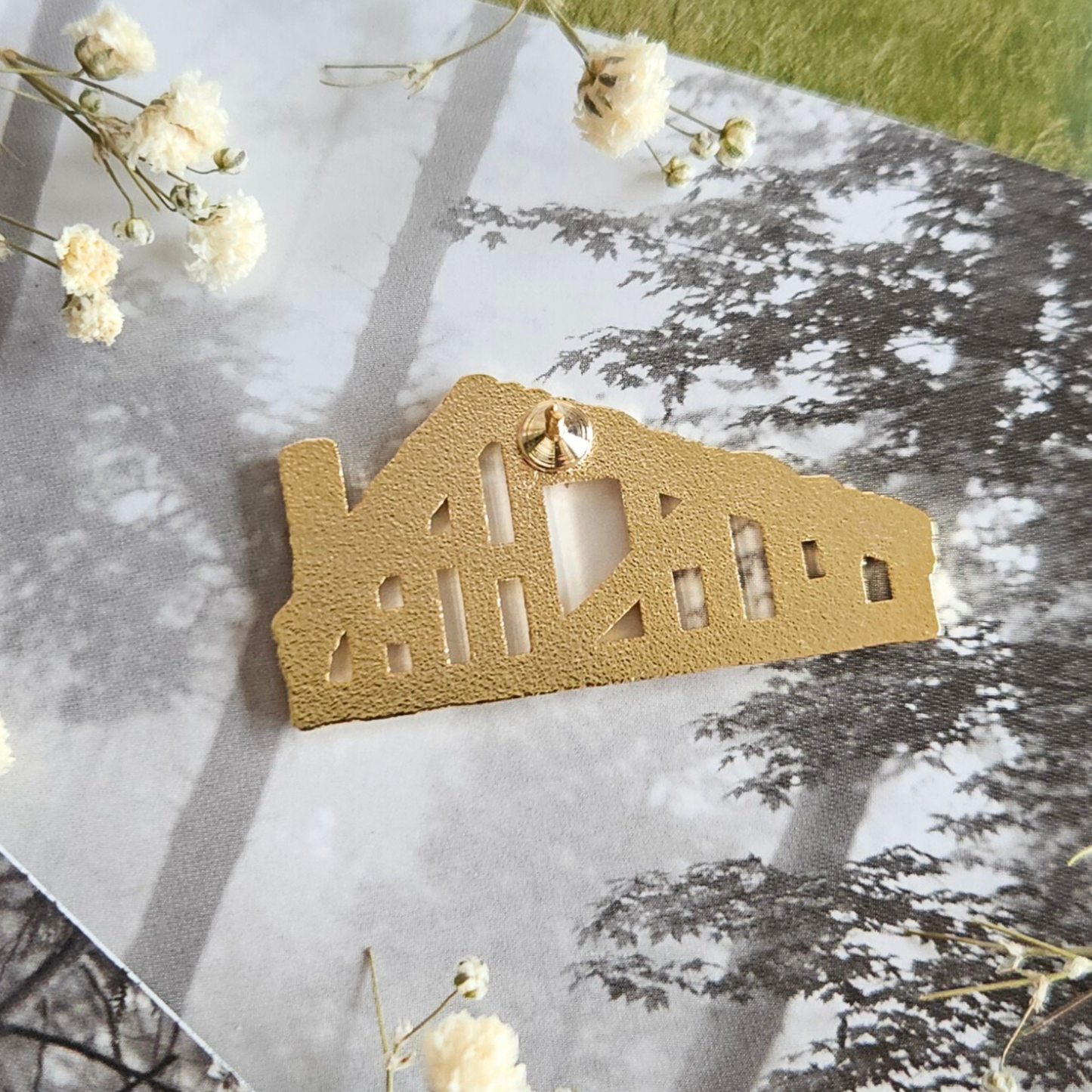 Cabin Enamel Pin