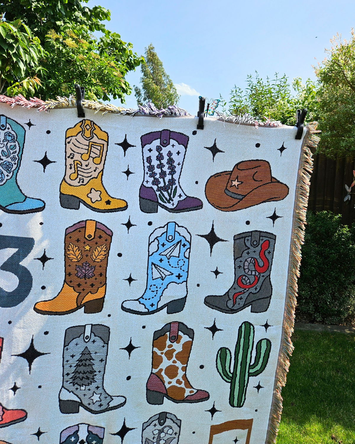 Cowboy Boot Woven Blanket (darker purple)