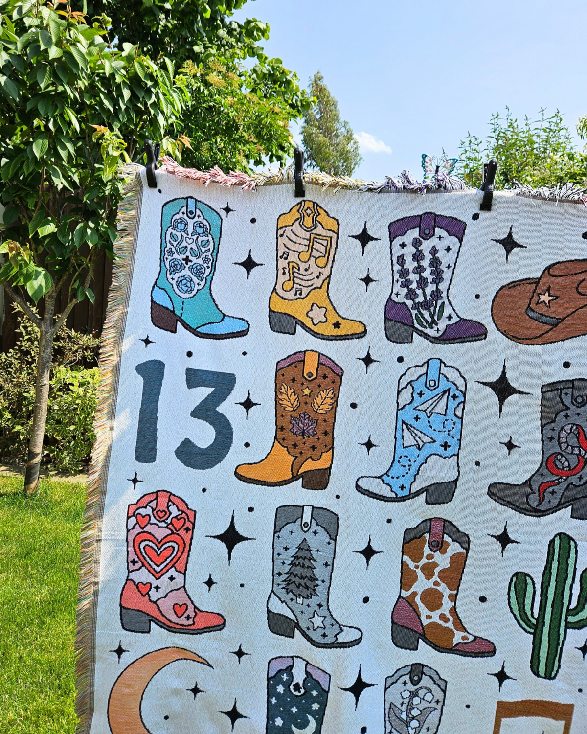 Cowboy Boot Woven Blanket (darker purple)