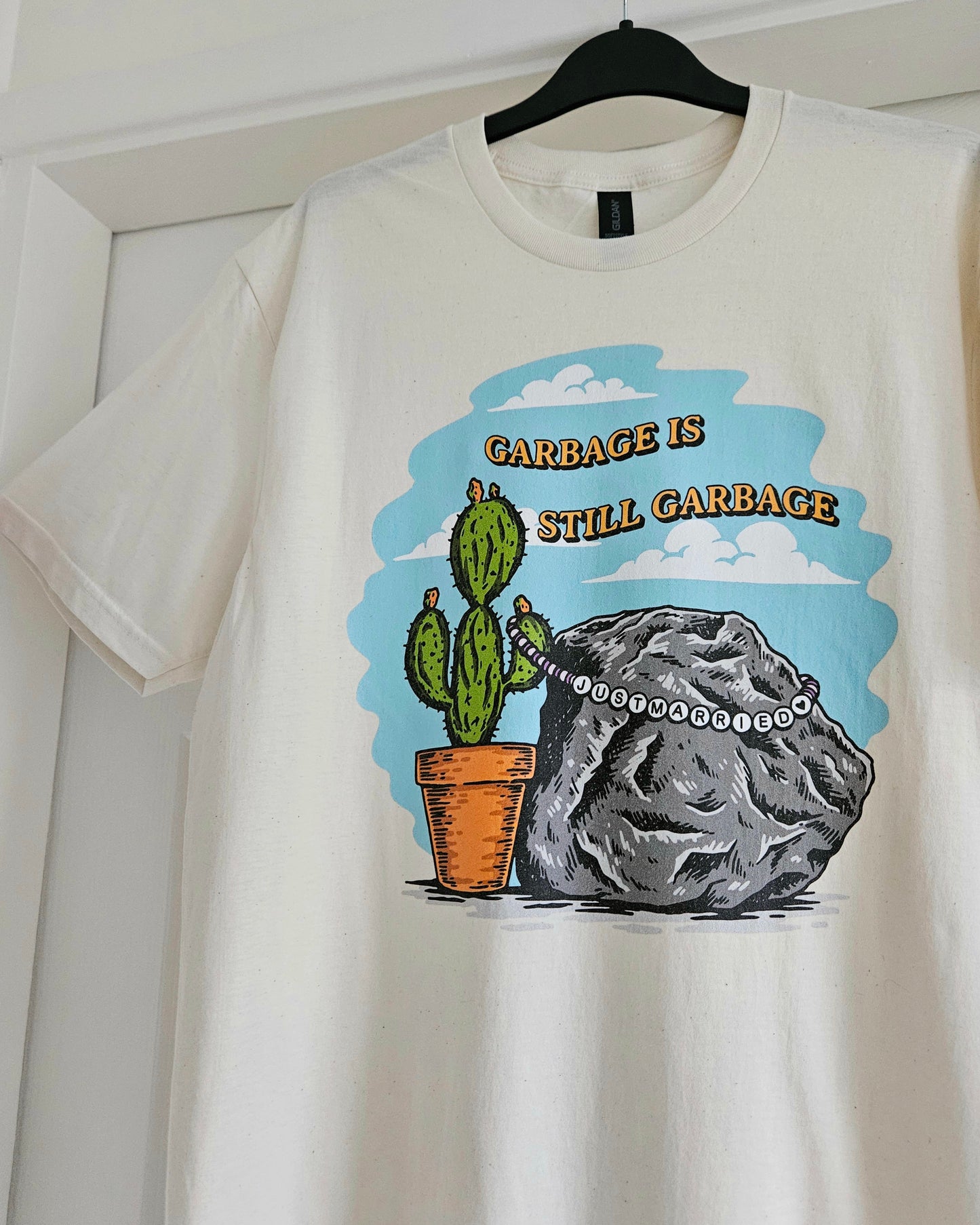 Cactus & Rock Just Married T-Shirt
