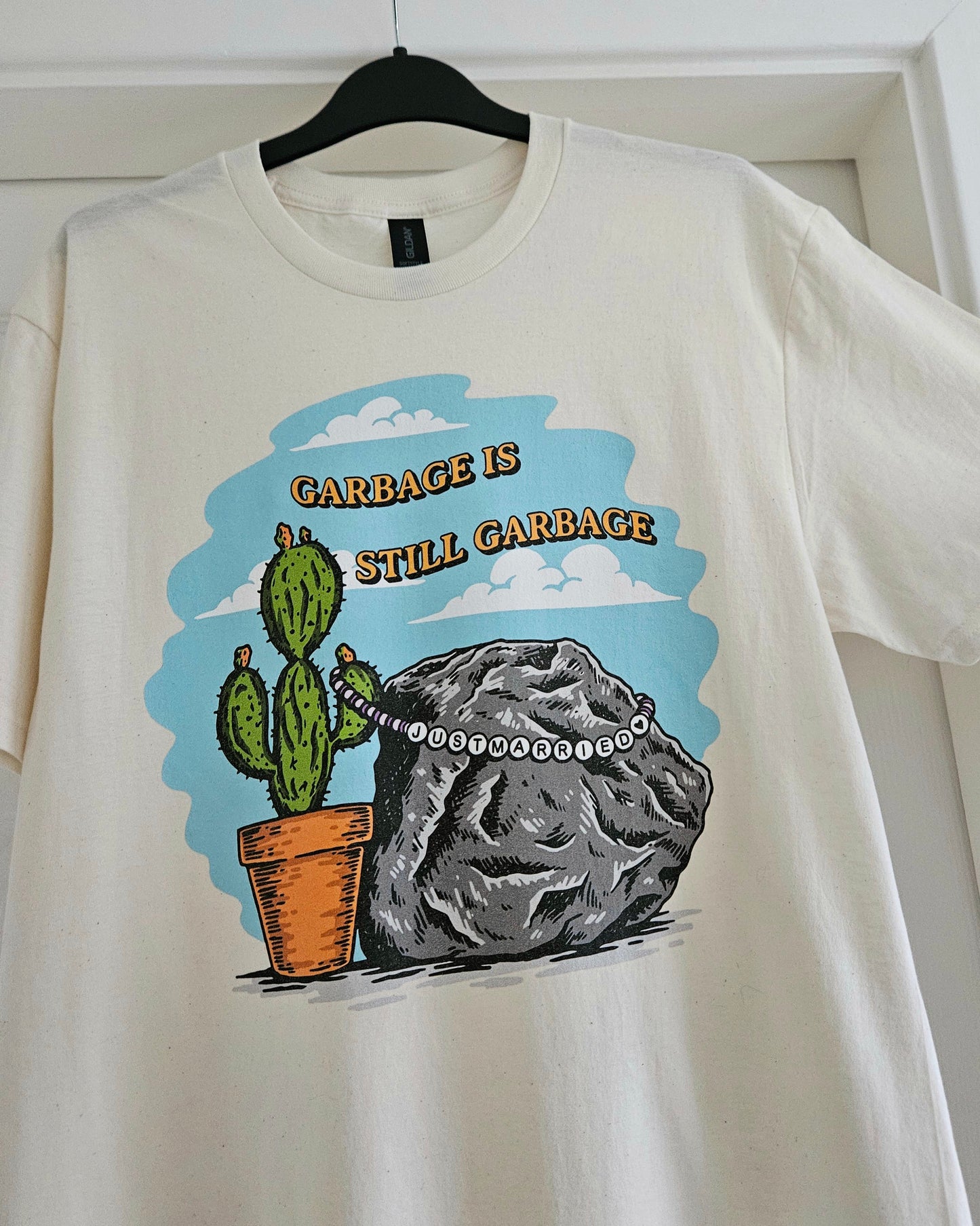 Cactus & Rock Just Married T-Shirt