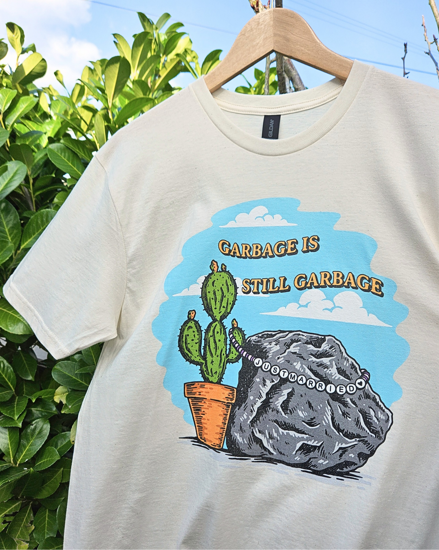 Cactus & Rock Just Married T-Shirt