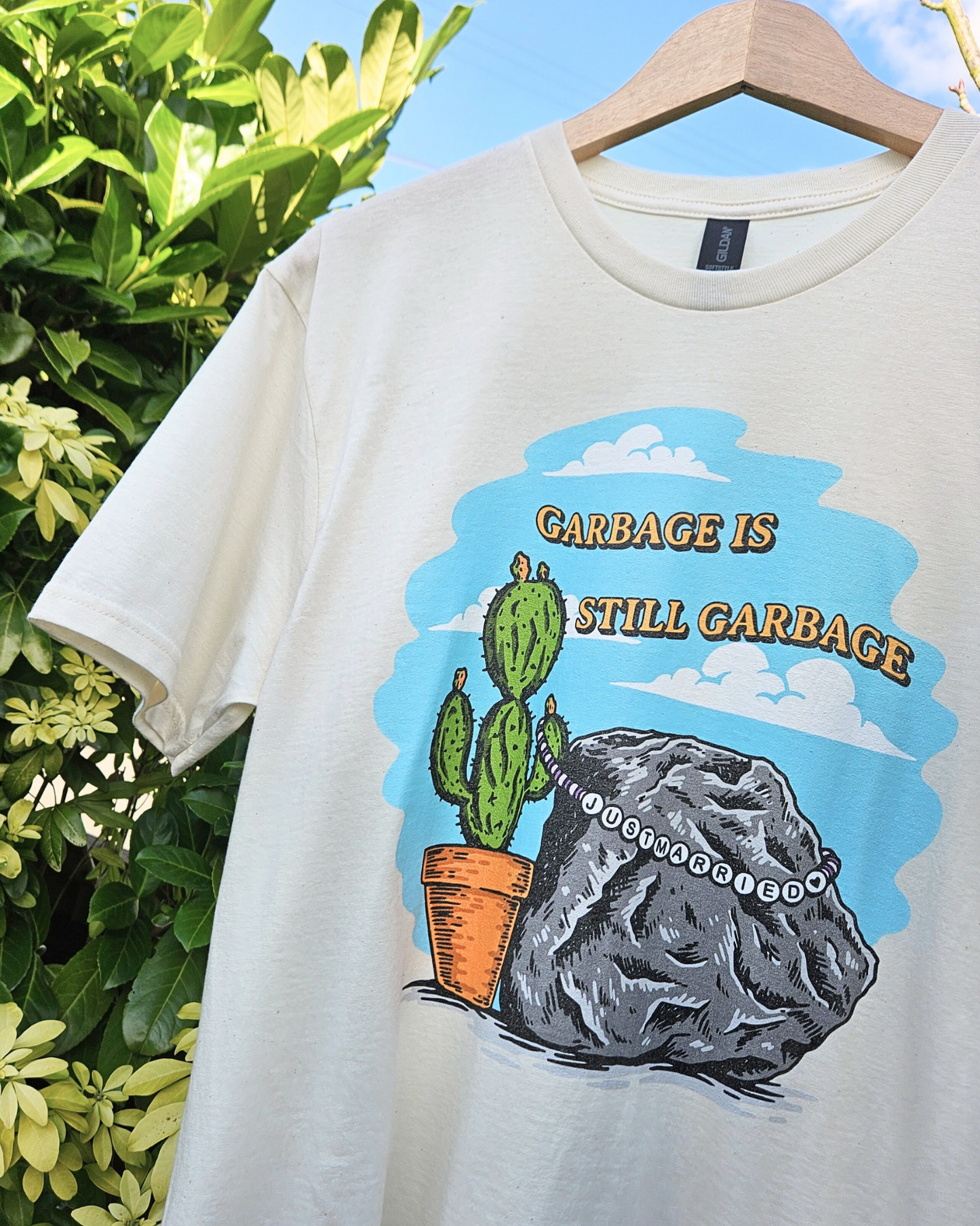 Cactus & Rock Just Married T-Shirt