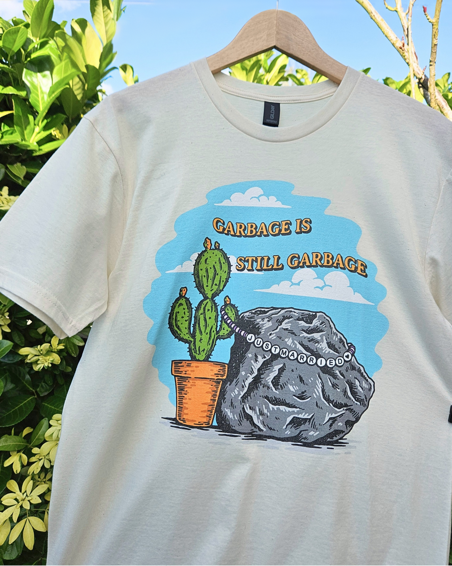 Cactus & Rock Just Married T-Shirt