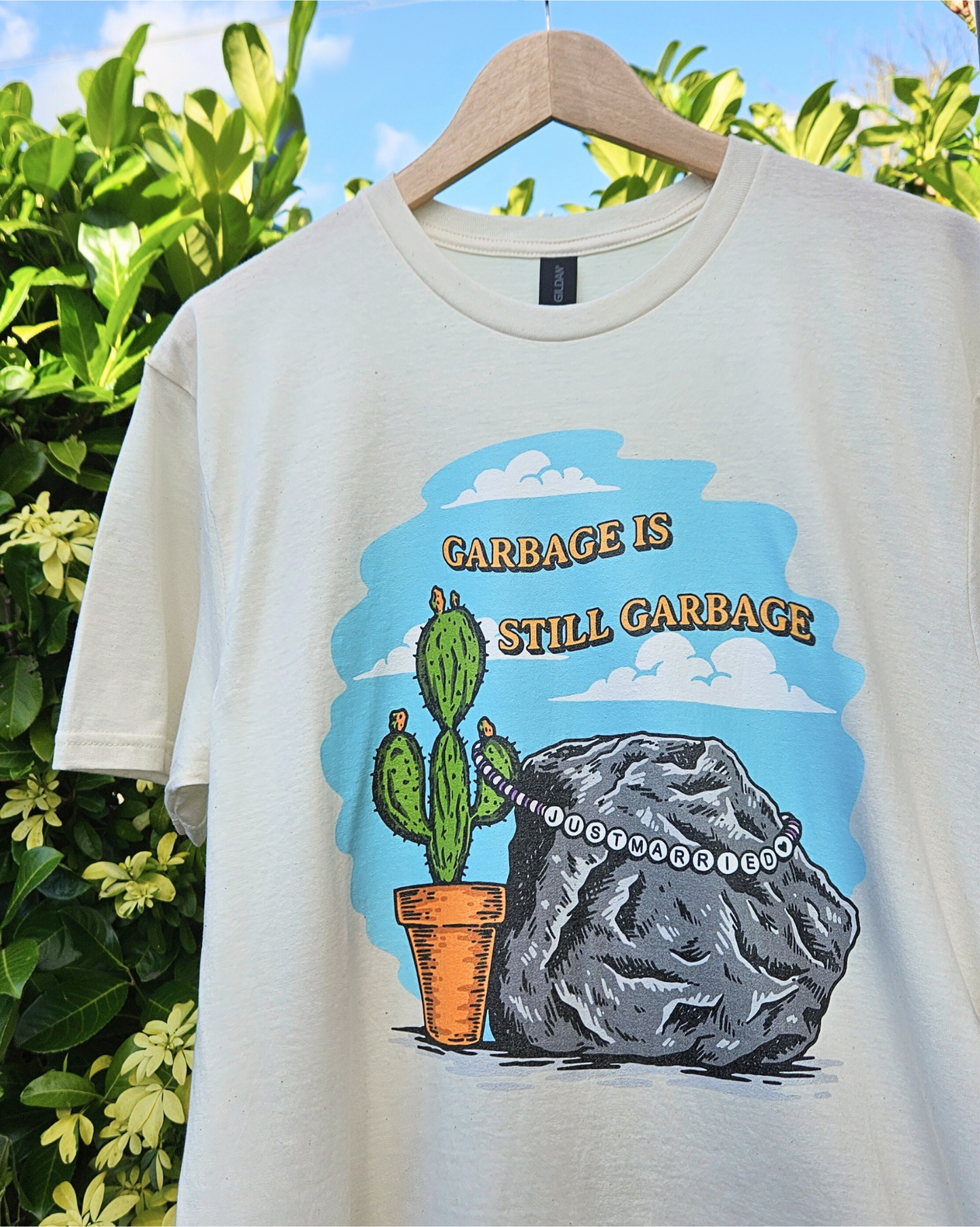 Cactus & Rock Just Married T-Shirt